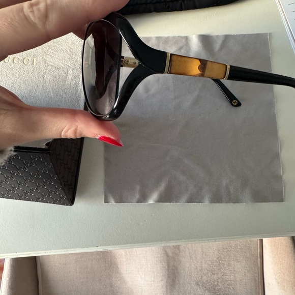 Gucci Sunglasses - Picture 6 of 8